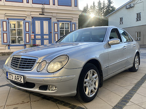 Mercedes-Benz E 200 KOMPRESSOR (1 foto / 8)