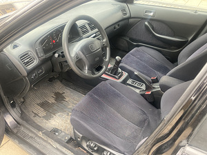 Honda Accord (9 foto / 11)