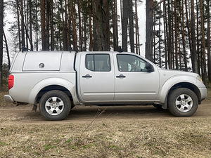 Nissan Navara (7 foto / 8)