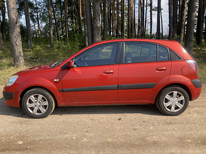 Kia Rio (2 фото из 9)