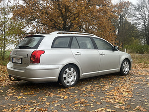 Toyota Avensis 1,8 95kw (5 foto / 10)