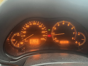 Toyota Avensis 1,8 95kw (10 foto / 10)