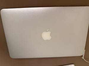 MacBook Air 11 late 2010 (3 foto / 5)
