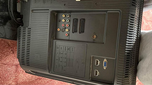FUNAI LCD TV 32" Teler (2 foto / 2)