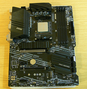 MSI B550A-PRO, Ryzen 9 5900X, DDR4 RGB 16GB, SSD M.2 256GB (5 foto / 10)