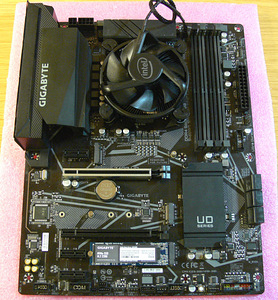 Gigabyte Z490 UD, i5-10600K, DDR4-2666 16GB, SSD 256GB (4 foto / 9)