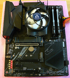 Gigabyte B550 Aorus, Ryzen5 5600G, DDR4 RGB 16GB, SSD M.2 (3 foto / 10)