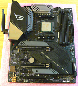 ASUS X570-E Gaming,Ryzen 7 3700,DDR4 16GB RGB,SSD M.2 512GB (6 foto / 10)
