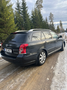 Toyota Avensis (3 foto / 11)