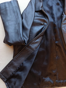 DKNY Jope nahast (4 foto / 4)