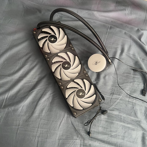Uus vesi kuller 3 ventilatorid 360W,LGA 1000-1700 (2 foto / 9)