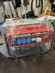 Bensiinigeneraator HONDA (4 foto / 6)