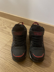 Skechers vabaajajalatsid poistele, suurus 30 (2 foto / 3)