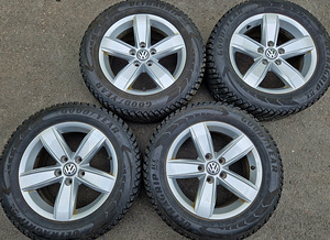R16 VW Golf Passat talverattad 5x112 215/60/16 (2 foto / 4)