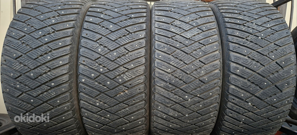 R18 Goodyear 245/45/18 - 90% naelad - paigaldus