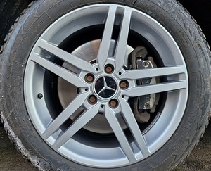 R17 Vito V-Class W447 E-class W213 + uueväärsed naastud (1 foto / 7)