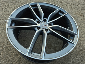 R20 Mercedes AMG samalaiad 5x112 (4 foto / 4)