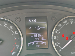 Skoda Rapid spaceback Ambition 1.6 66kW (6 foto / 11)
