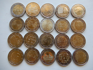 2 eurosed meenemündid (3 foto / 10)