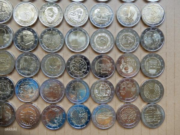 100 различных памятных монет (фото #5)