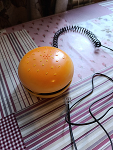 Burger lauatelefon (4 foto / 5)