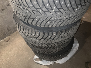 205/55 17 Nokian Hakkapeliitta 9 talve-naastrehvid (1 foto / 5)