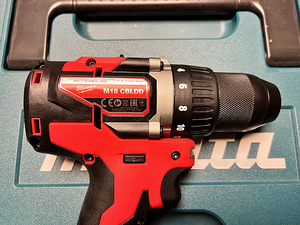 Аккумуляторная дрель Milwaukee M18 CBLDD (2 фото из 2)