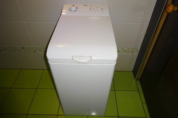 Pesumasin Zanussi ZWQ5101, tasuta transport