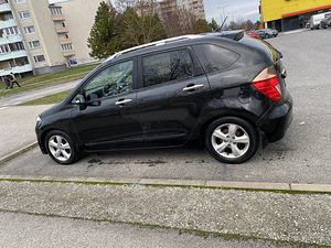 Honda Fr-v (2 foto / 9)