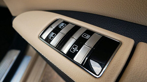 Mercedes-Benz S320 Long 3.0 173kW (13 foto / 14)