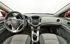 Chevrolet Cruze 2.0 92kW Diisel 2010a. (5 foto / 6)