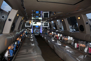 FORD EXCURSION SUPER STRETCH ЛИМУЗИН (10 фото из 10)