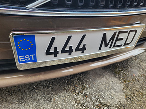 VOLVO V90 Momentum Business (2 foto / 11)