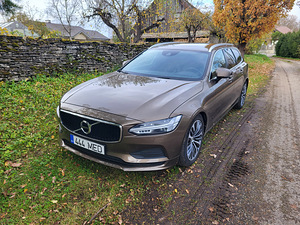 VOLVO V90 Momentum Business (4 foto / 11)