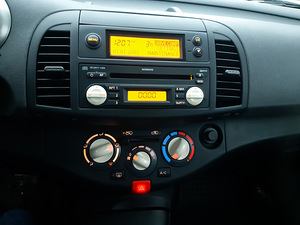 Nissan Micra (14 фото из 15)