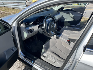 VOLKSWAGEN PASSAT 2008 2.0TDI 103KW (6 foto / 12)