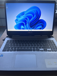 Asus Vivobook 15 (3 фото из 6)