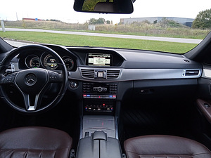 Mercedes E300 Avantgarde (11 foto / 15)