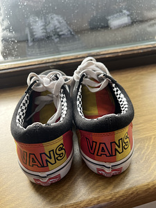 Vans (2 фото из 3)