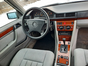 MB W124 T E220 1995a (8 foto / 12)