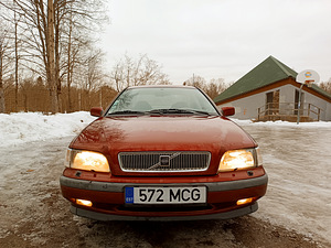 Volvo S40 Turbo Manual youngtimer (2 фото из 15)