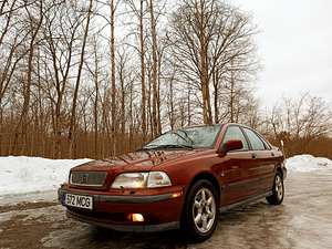 Volvo S40 Turbo Manual youngtimer (5 фото из 15)