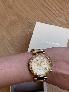 MICHAEL KORS Oversized Gold-Tone Watch (2 foto / 2)