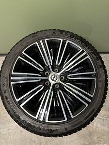 Диски Volvo R18 + зимние шины Dunlop (3 фото из 7)
