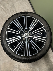Диски Volvo R18 + зимние шины Dunlop (5 фото из 7)