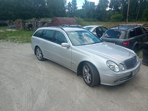 MERCEDES BENZ E350 4MATIC (2 foto / 5)
