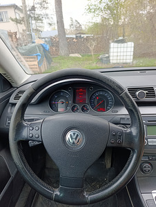 Volkswagen Passat (7 foto / 8)