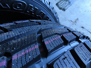 YOKOHAMA 245/70 R16 M+S (3 foto / 3)