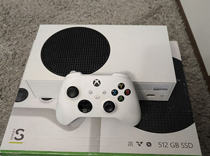 Xbox series s (1 фото из 1)
