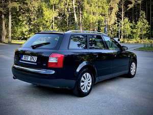 Audi A4 Avant 2005 (6 foto / 10)